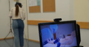 Trainingsszenario im virtuellen Krankenzimmer